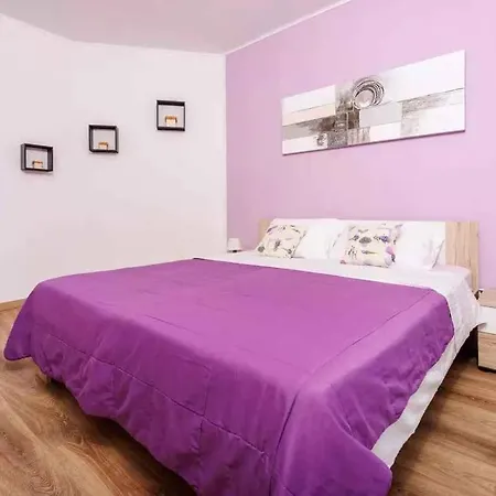 In 45900 Apartament *