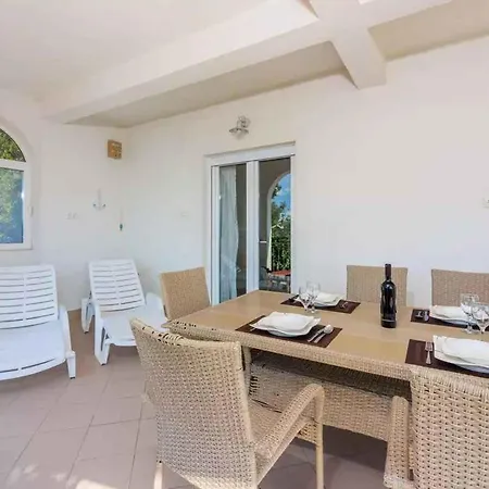 In 45900 Apartament