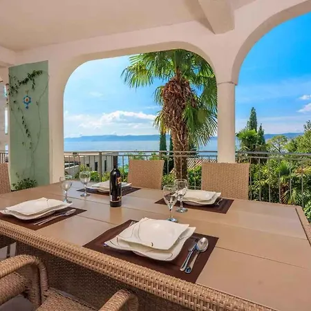 Apartament In 45900 Crikvenica