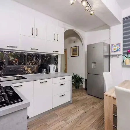 Apartament In 45900 *