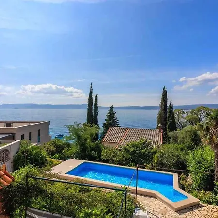 In 45900 Apartament *