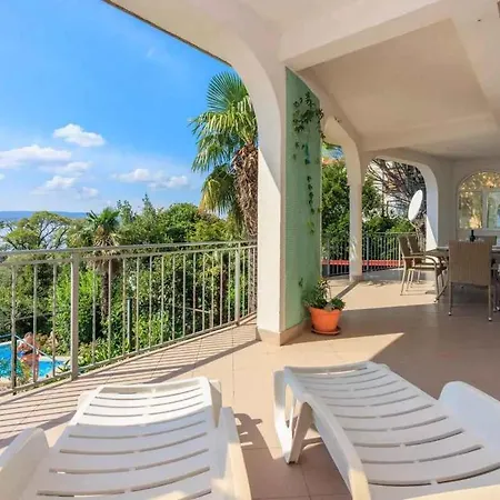 Apartament In 45900 *