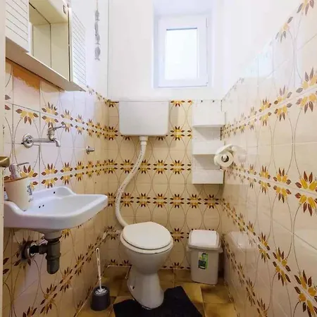 Apartament In 45900 *