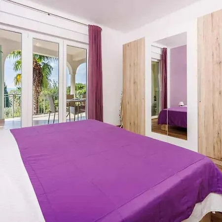 In 45900 Apartament *