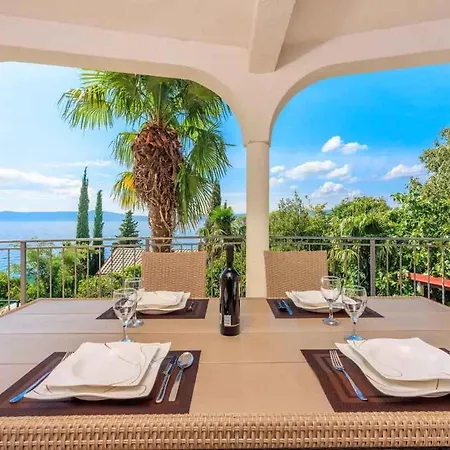 Apartment In 45900 Crikvenica
